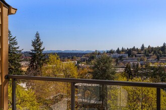 Building Photo - Mercer Island Condo