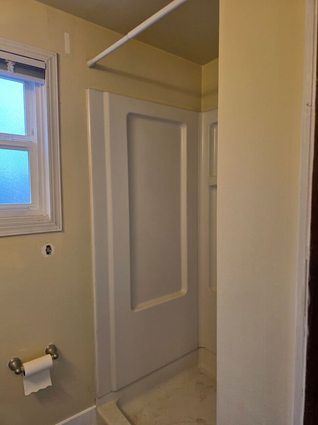 Building Photo - Alder Duplex