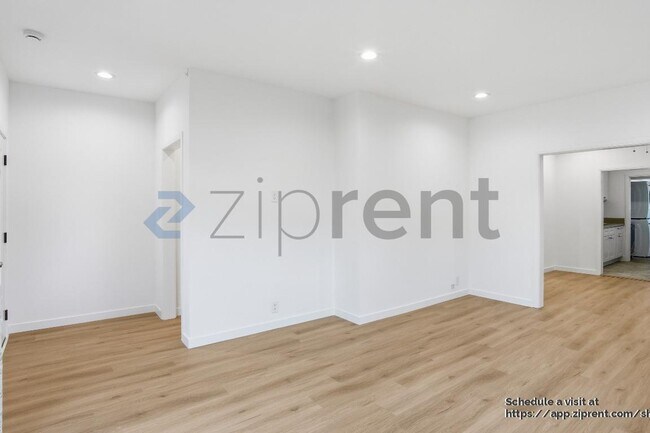 Building Photo - 1253 Del Rey Ave