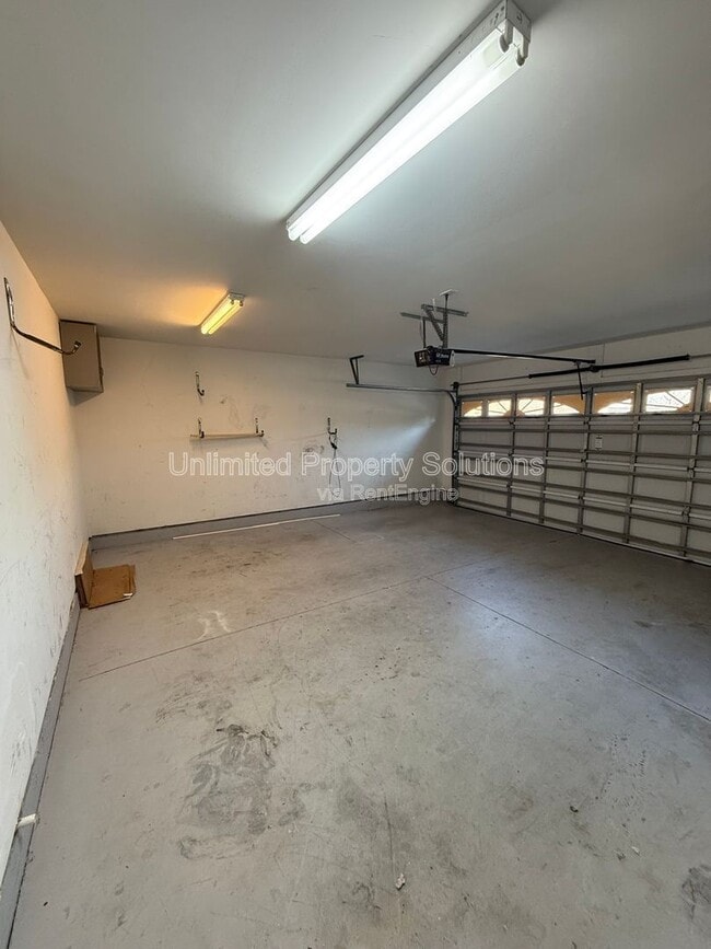 Building Photo - 5220 Christian Dr