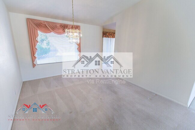 Building Photo - 10864 E Lindner Ave