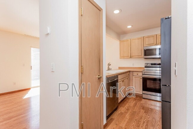 Building Photo - 10522 SE 264th St