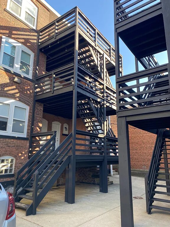 Building Photo - 2086 Fairview