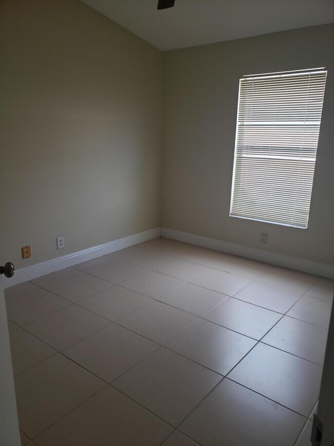 Building Photo - 1448 Waterway Cove Dr