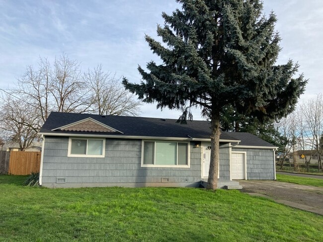 Primary Photo - Beautifully updated 2 bedroom, 1 bath hous...