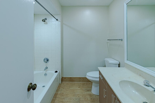 Building Photo - 2525 SW Egret Pond Cir