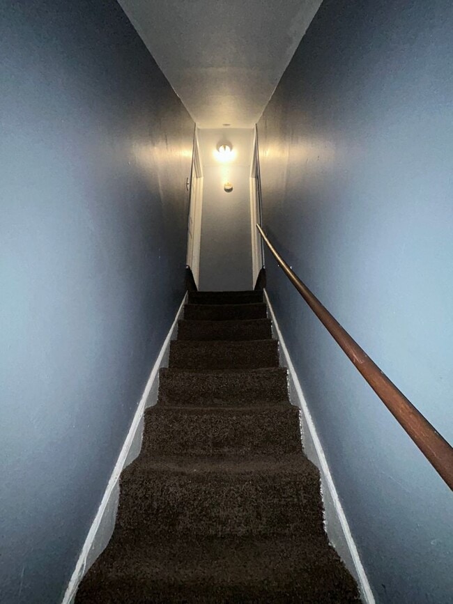 Building Photo - 2 bed freshly updated