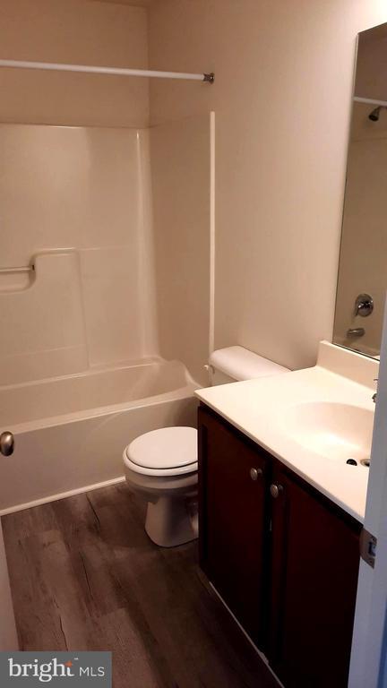 Building Photo - 712 Admiral's Quay Dr