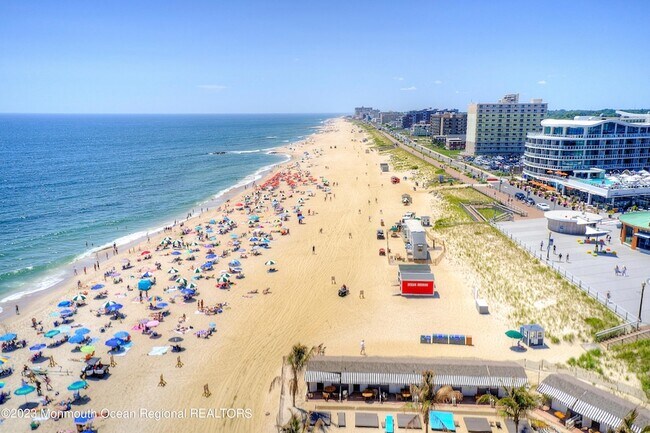 Building Photo - 57-61 Brighton Avenue Unit 303