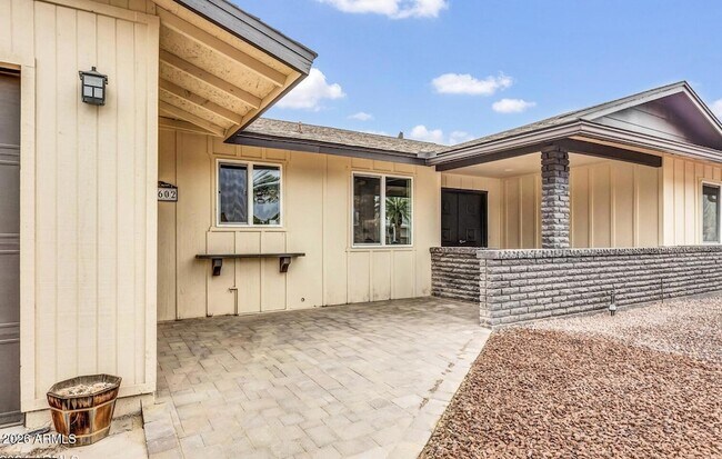 Building Photo - 10602 W Cumberland Dr