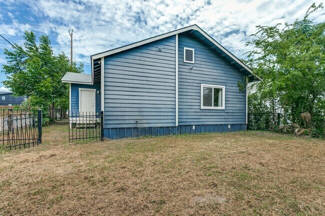 Building Photo - 1201 S Palmetto St