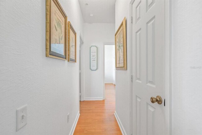 Building Photo - 2310 Silver Palm Dr