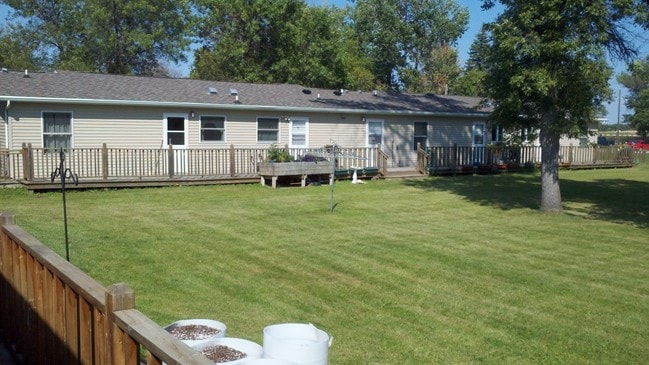 Primary Photo - Courtyard Apartments