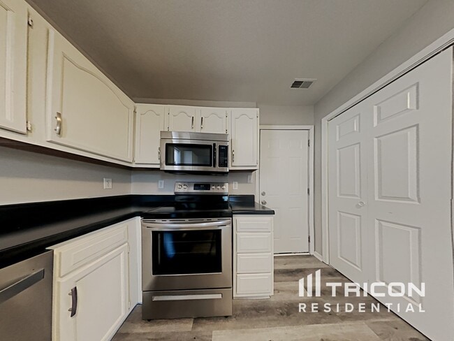 Building Photo - 3254 Blue Ash Ln