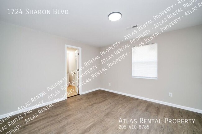 Building Photo - 1724 Sharon Blvd