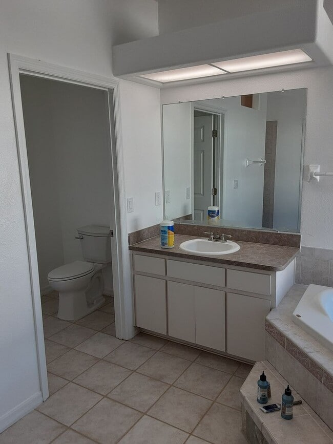 Building Photo - Beautiful & Private Residence