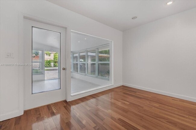 Building Photo - 613 NE 17th Terrace