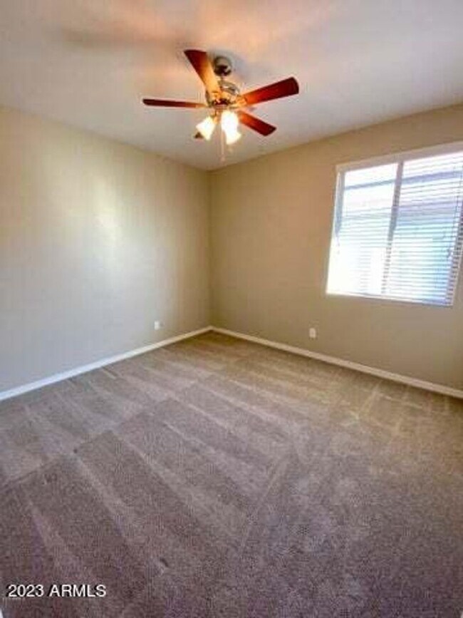 Building Photo - Single Level 4 bedroom, 2 bath home available in Skyline Ranch