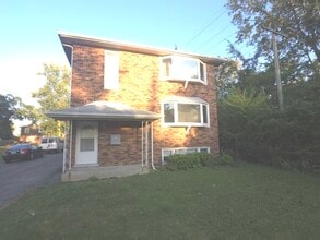 Building Photo - 760 E North Broadway St