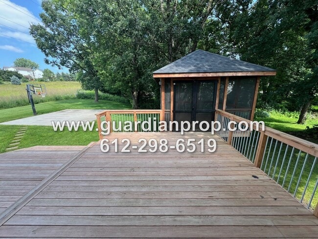 Building Photo - 7303 Hidden Valley Ln S