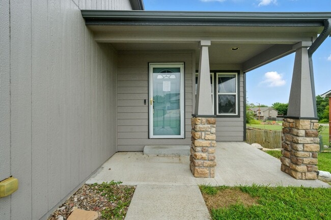 Building Photo - Beautiful Single Family Home, Sutter Woods...