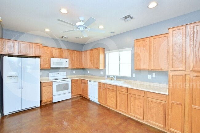 Building Photo - 4724 E Redfield Rd