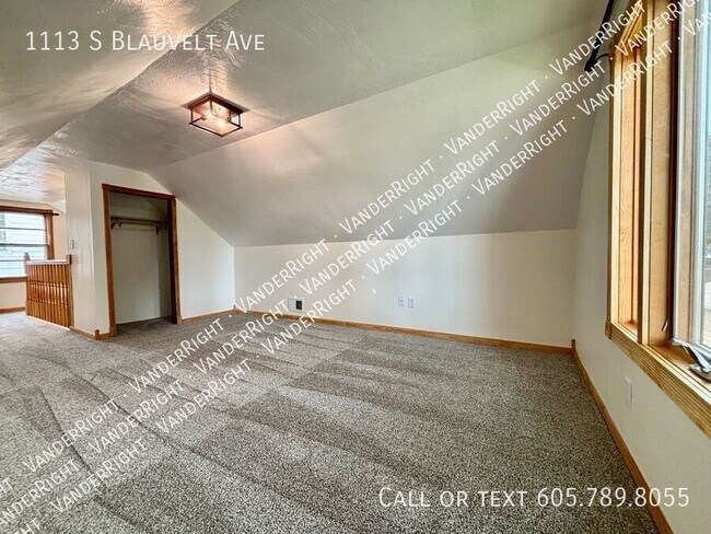 Building Photo - 1113 S Blauvelt Ave