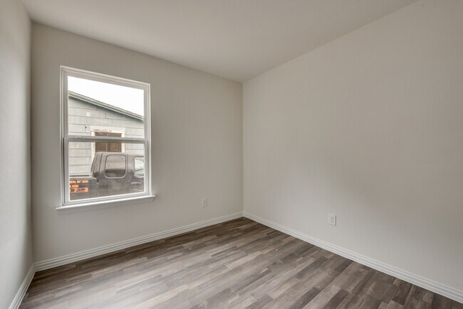 Building Photo - 3239 Martin Luther King Dr