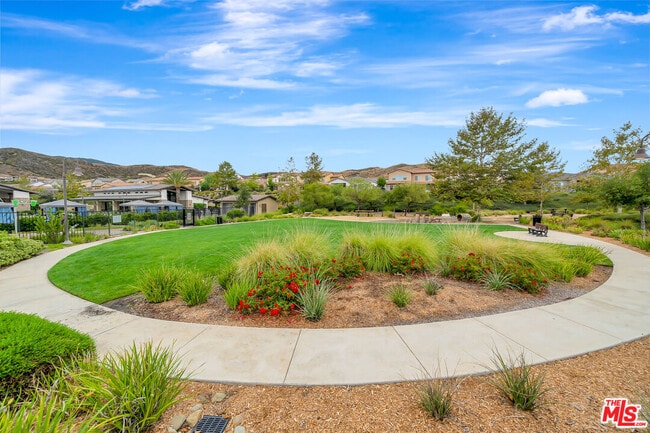 Building Photo - 25151 Golden Maple Dr