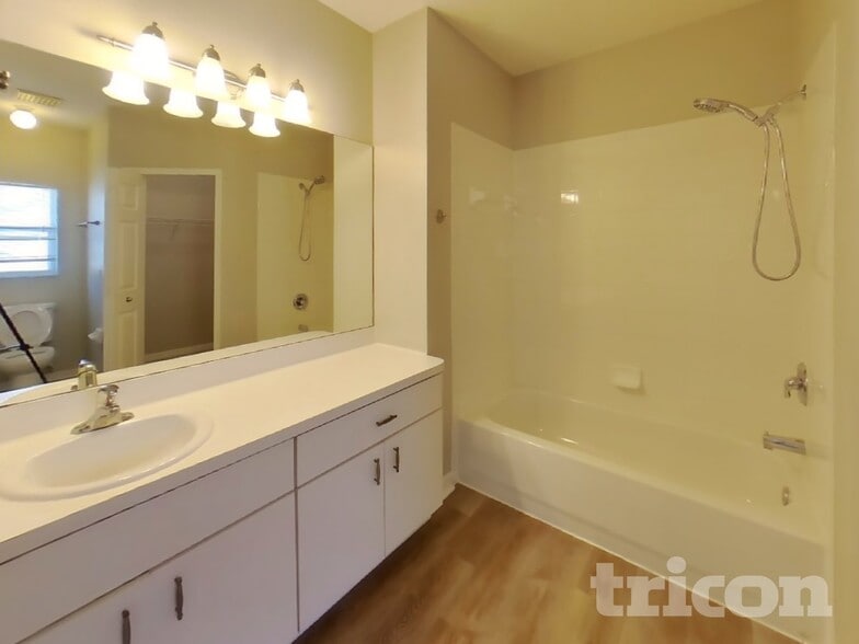 Building Photo - 3919 Day Bridge Pl