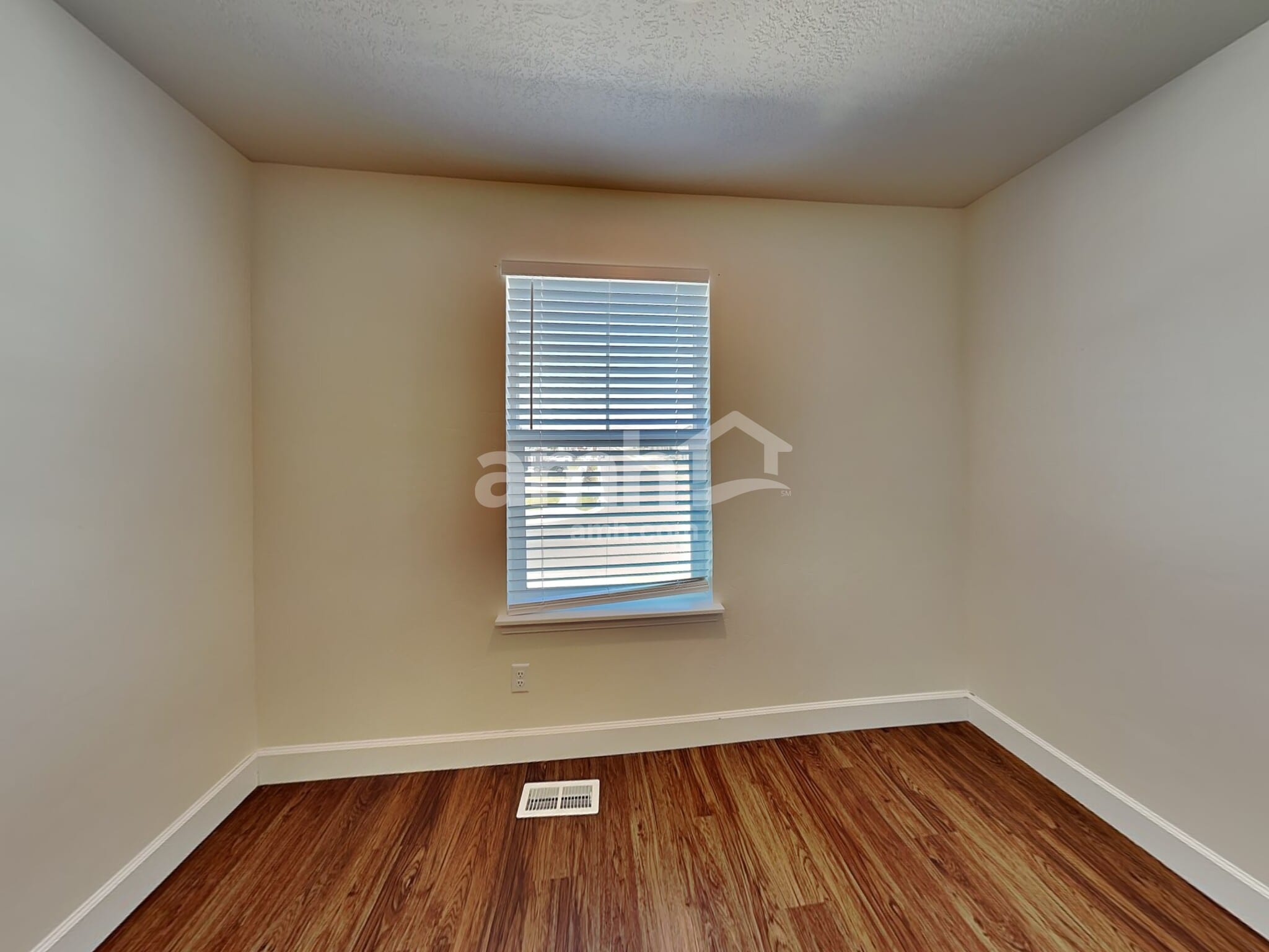 Building Photo - 1223 White St