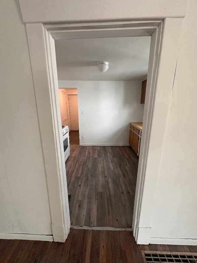 Building Photo - 68 N 7th Ave