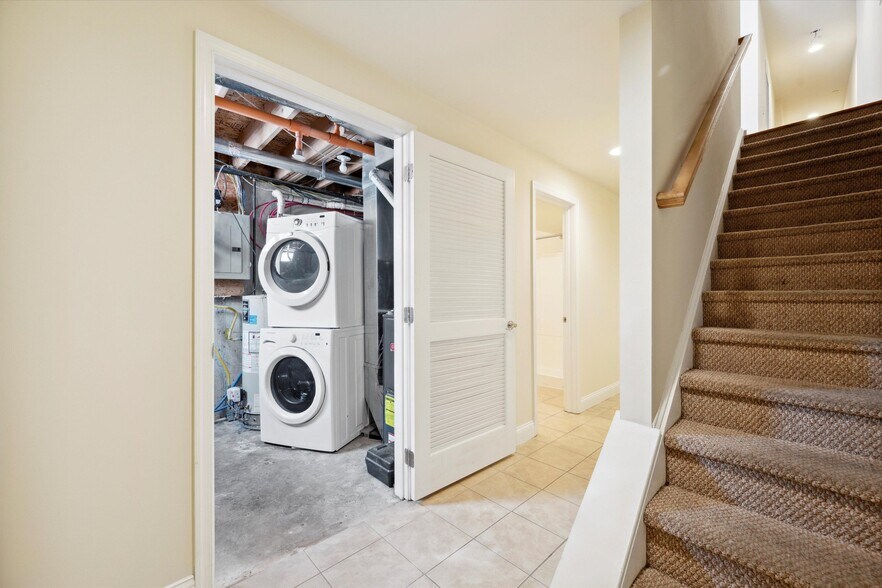 Building Photo - 1705 Arlington St