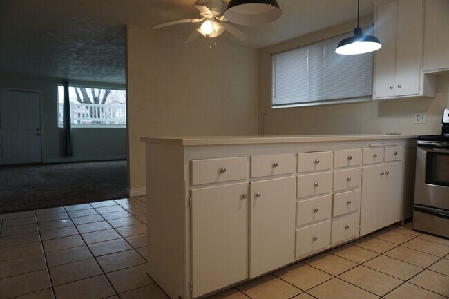 Building Photo - 2564 S 700 E