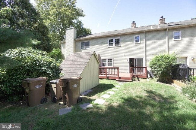 Building Photo - 1703 Smedley Ct