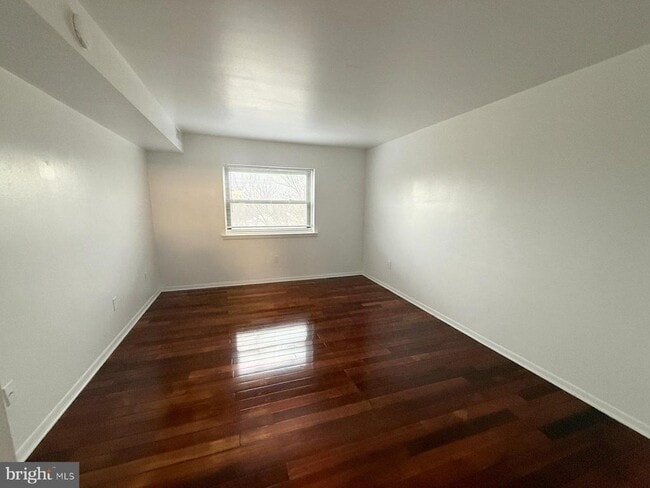 Building Photo - 606 Cooper Landing Rd