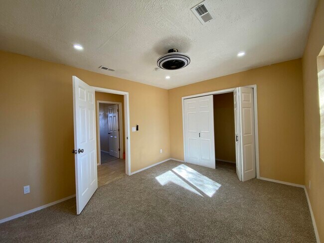 Building Photo - 72 Aspen Dr