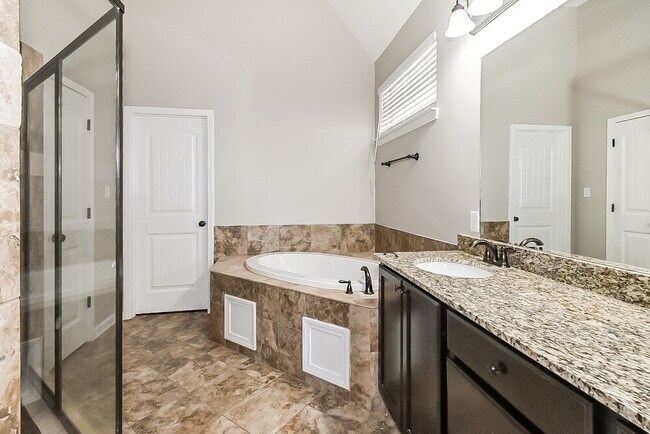 Building Photo - 75 Briar Hollow Ln