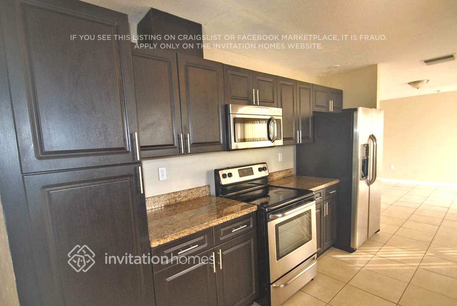 Building Photo - 9760 SW 9th Ct