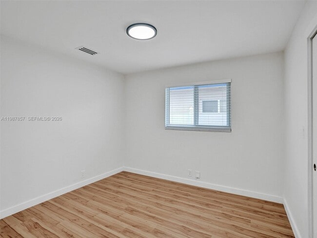 Building Photo - 932 Mandarin Isle