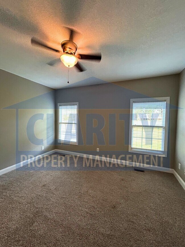 Building Photo - 3131 Pin Oaks Cir NE