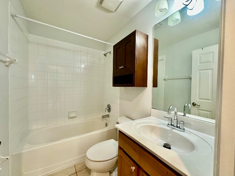 Building Photo - 9077 Gervais Cir
