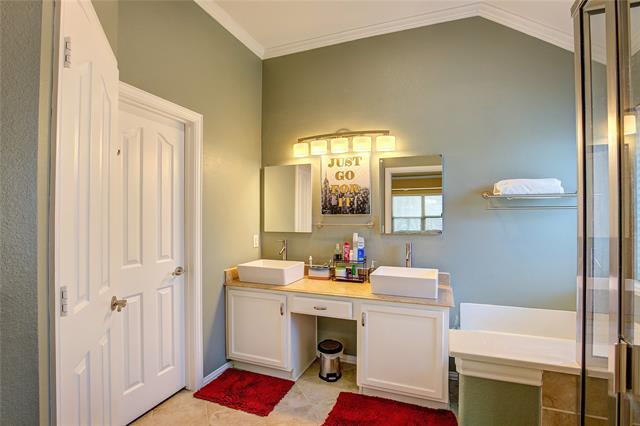 Building Photo - 2472 Deerwood Dr