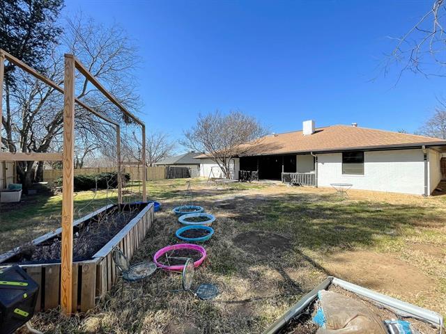 Building Photo - 6704 Greenacres Dr