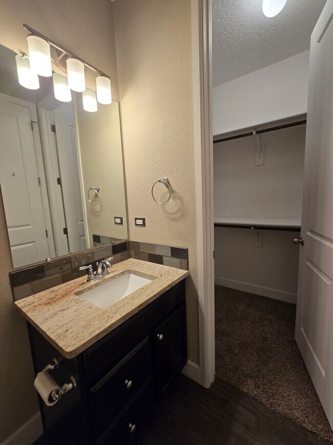 Building Photo - COMING SOON! Beautiful 4 bed, 3.5 bath in ...