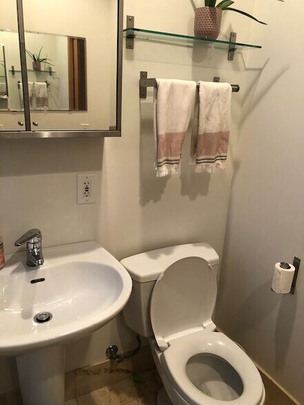 Bath - 2335 W McLean Ave
