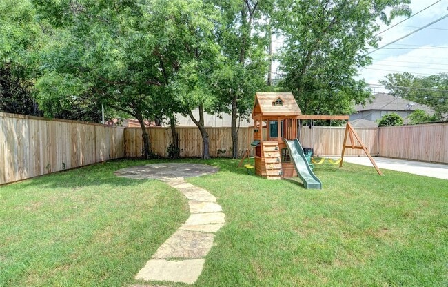 Building Photo - 5419 Longview St