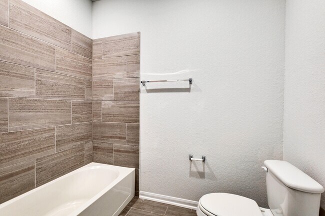 Building Photo - 211 Short Leaf Dr