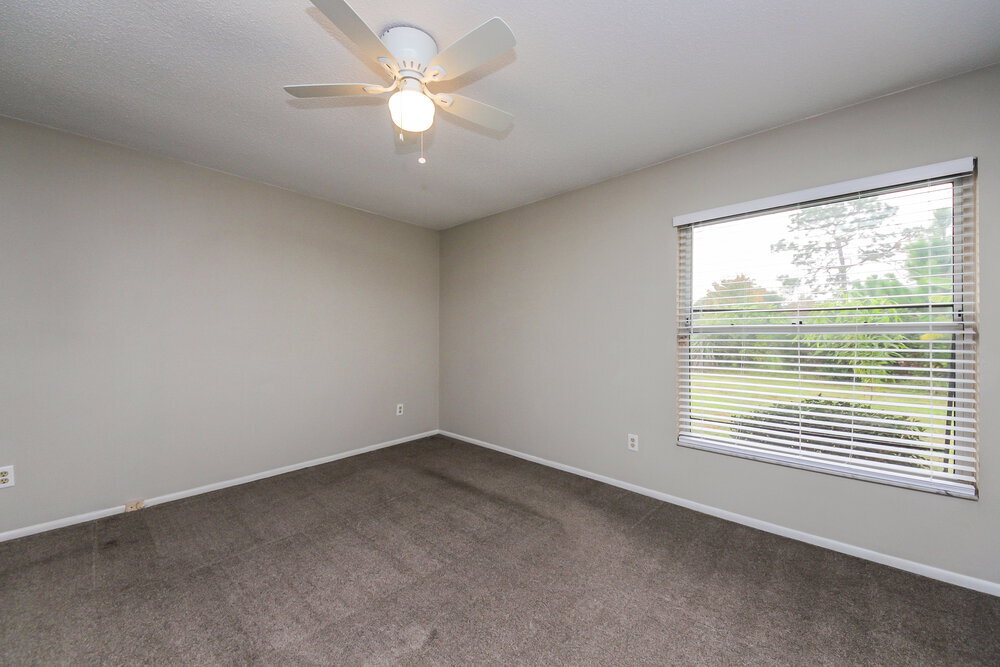 Building Photo - 10602 Lazy Lake Dr
