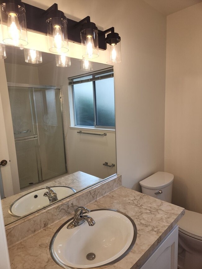 Building Photo - Lovely Home in Oakmont 55+ community